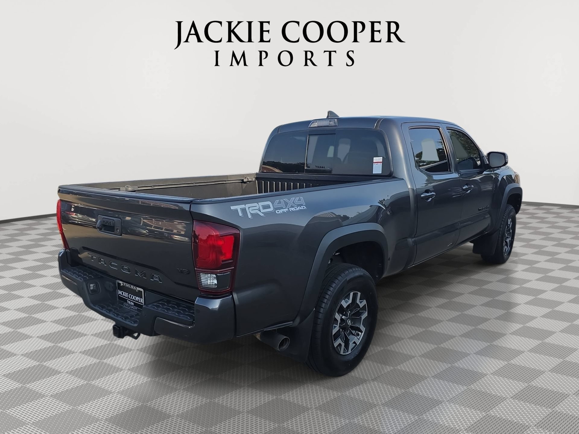 Used 2019 Toyota Tacoma TRD Off-Road w/ Technology Package AWD/4WD image 5