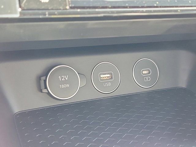 Used 2025 Genesis G70 2.5T RWD image 28