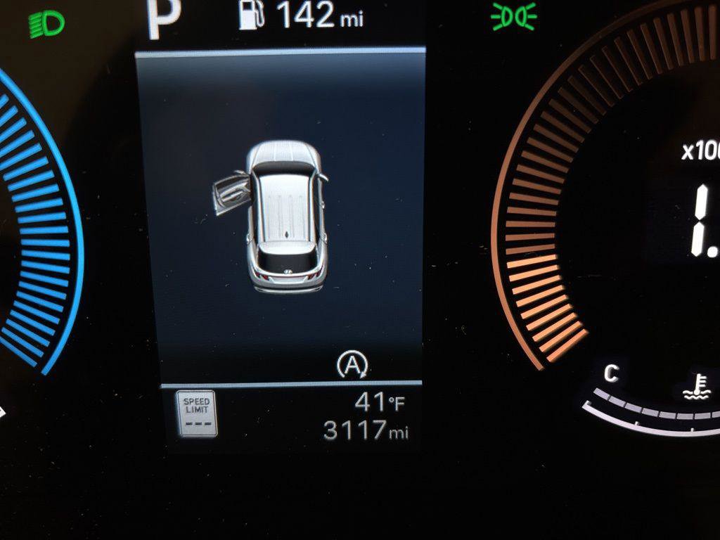 New 2025 Hyundai Tucson SE image 13