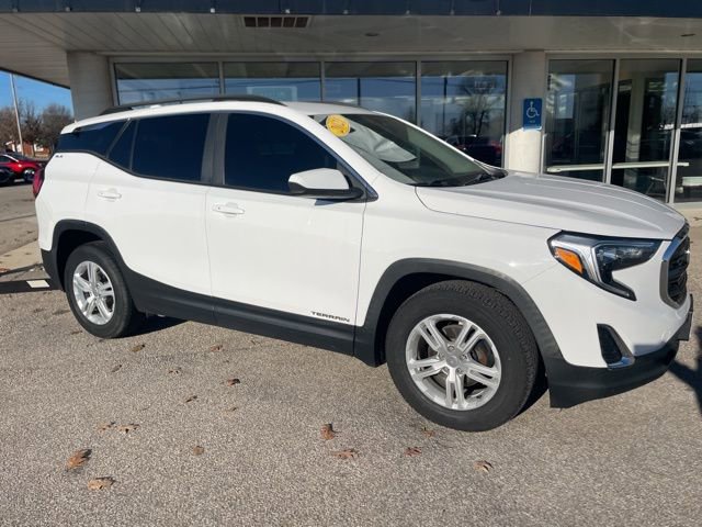 Used 2021 GMC Terrain SLE w/ Driver Convenience Package image 2