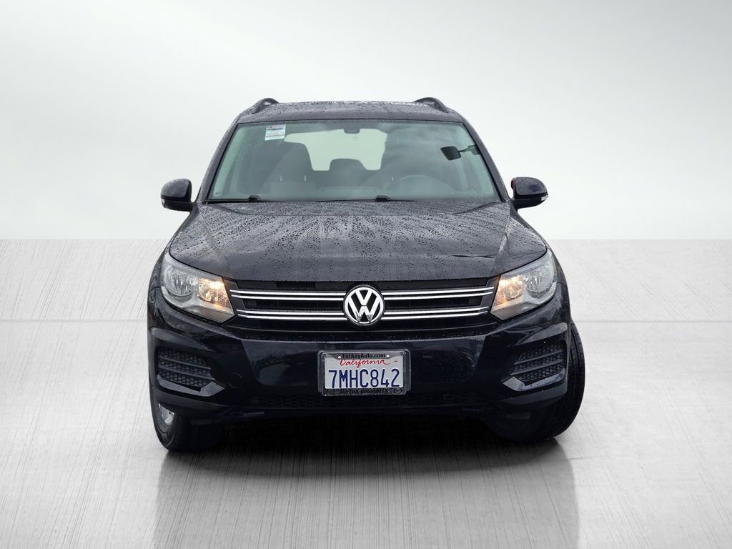 Used 2016 Volkswagen Tiguan S image 2