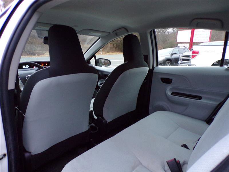 Used 2014 Toyota Prius C One image 28