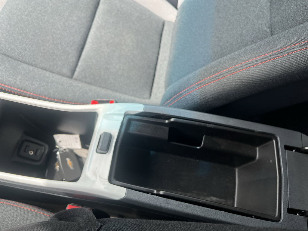 Used 2018 Chevrolet Bolt LT FWD image 24