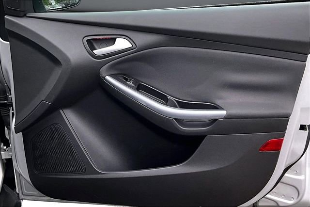 Used 2012 Ford Focus Titanium FWD image 28