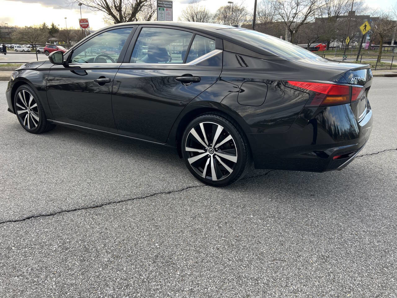 Used 2020 Nissan Altima 2.5 SR FWD image 7