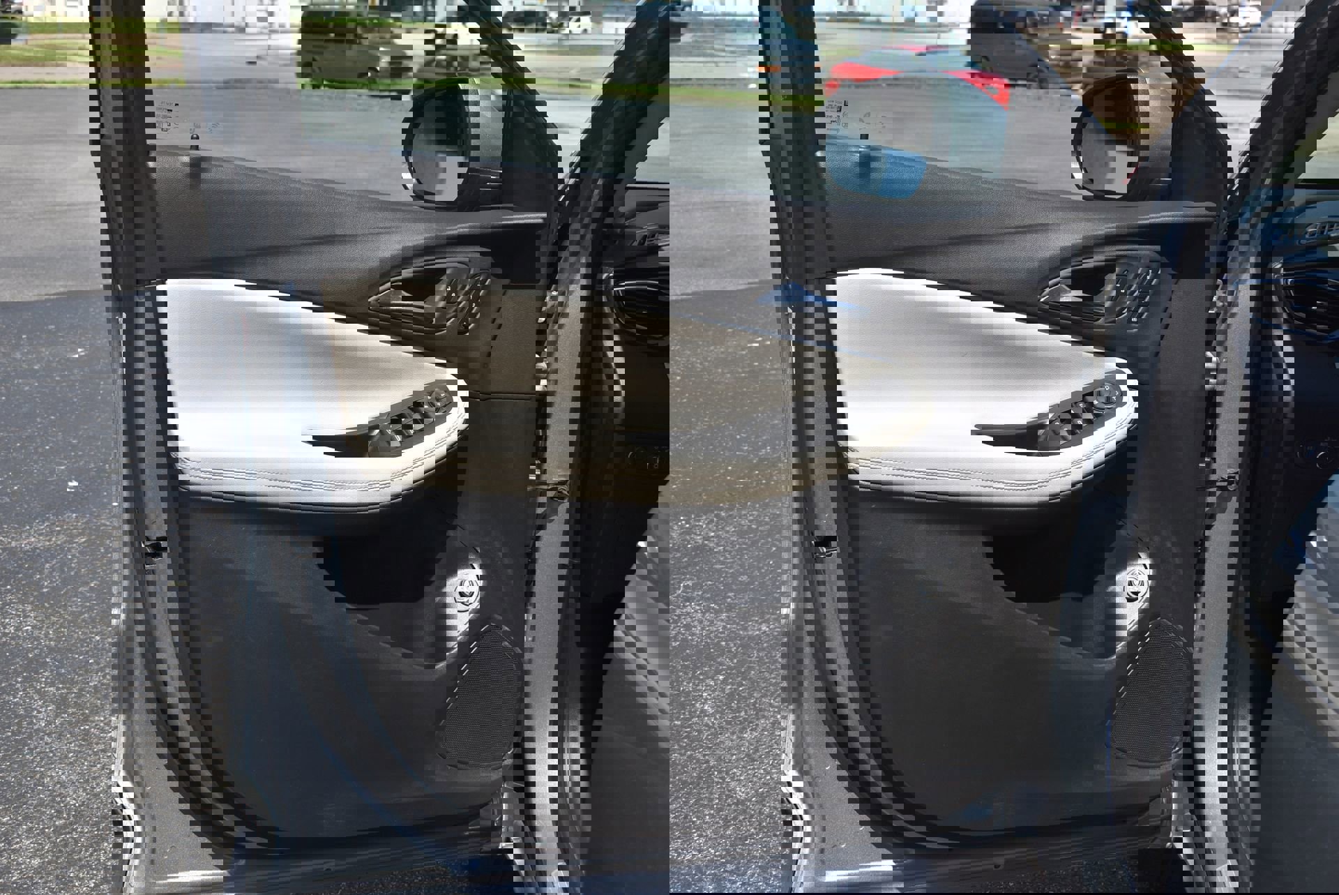 Used 2023 Buick Encore GX Essence w/ Experience Buick Package FWD image 12