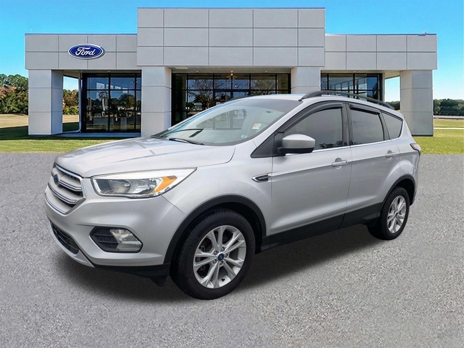Certified 2018 Ford Escape SE w/ SE Sync 3 Package FWD image 4