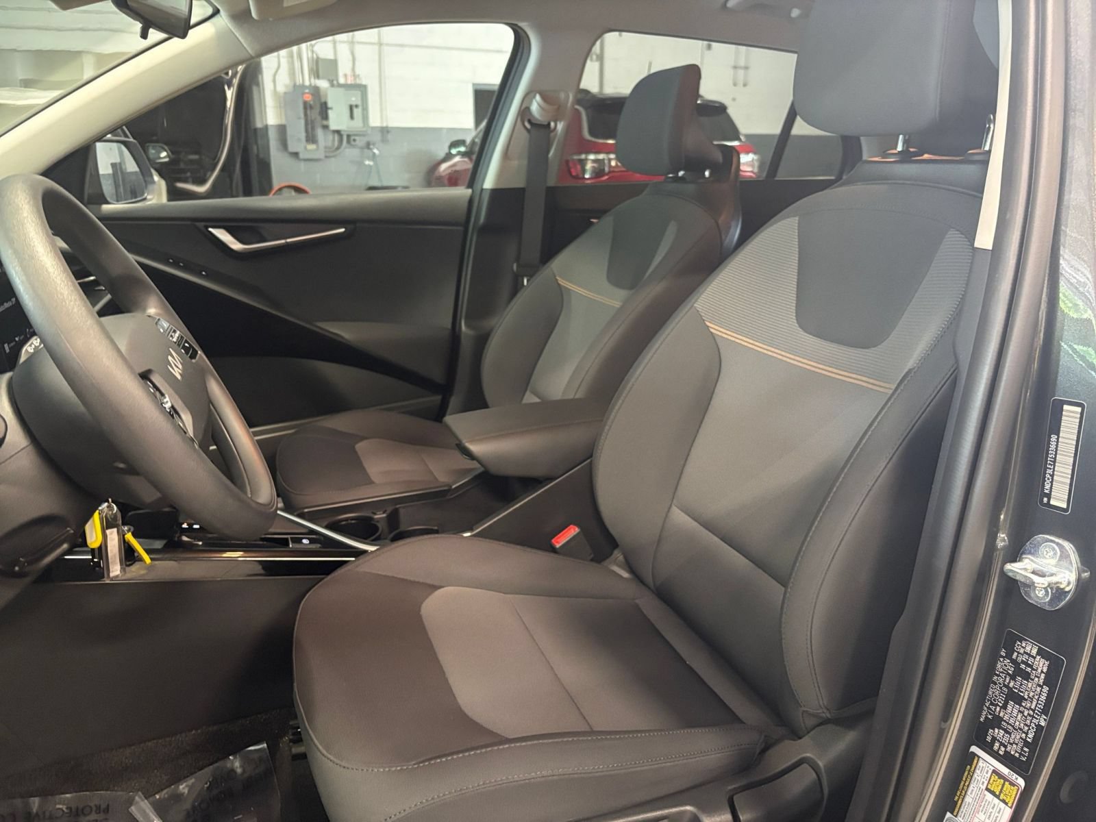Used 2026 Kia Niro LX FWD image 34