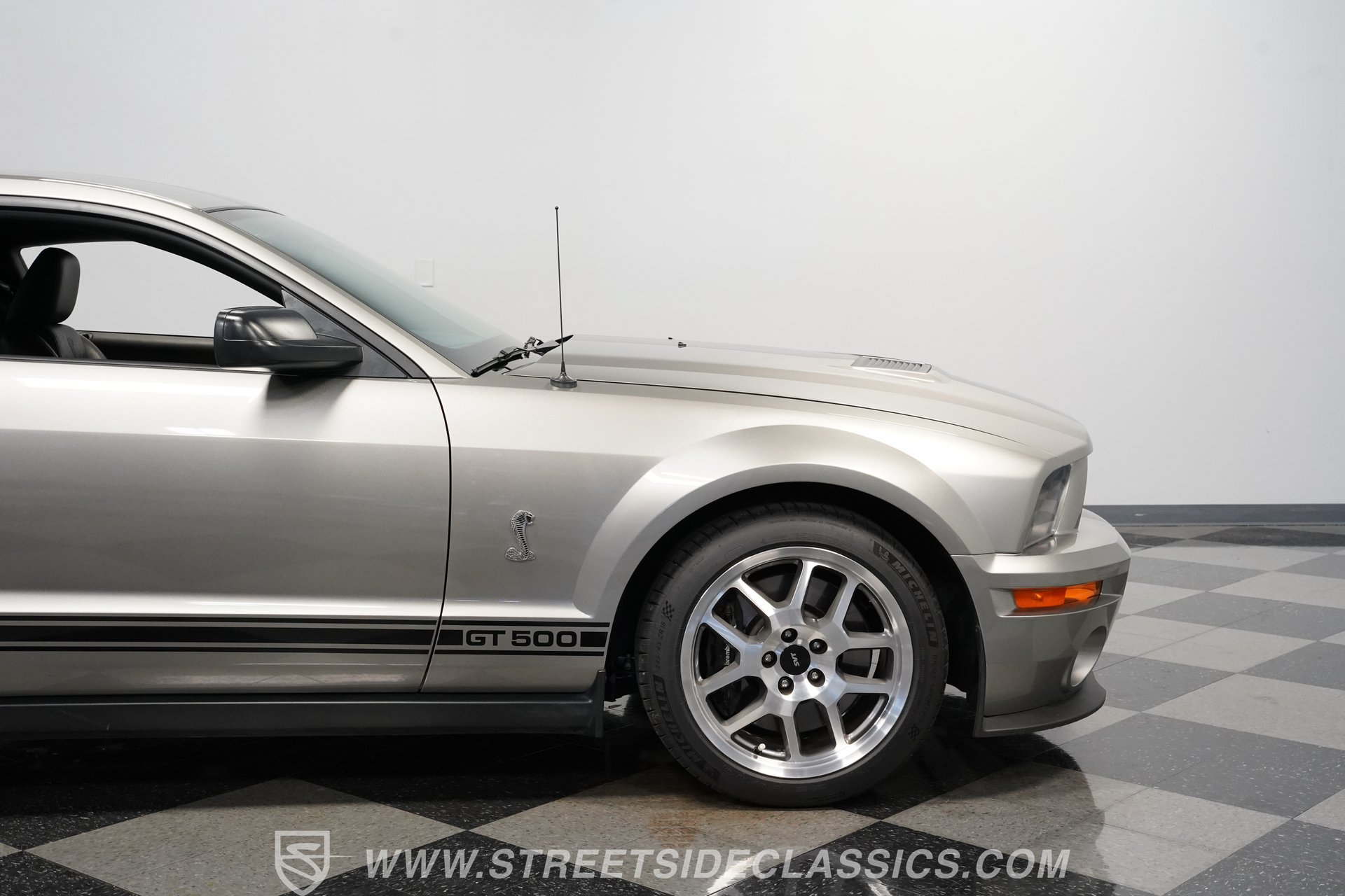 Used 2009 Ford Mustang Shelby GT500 RWD image 31