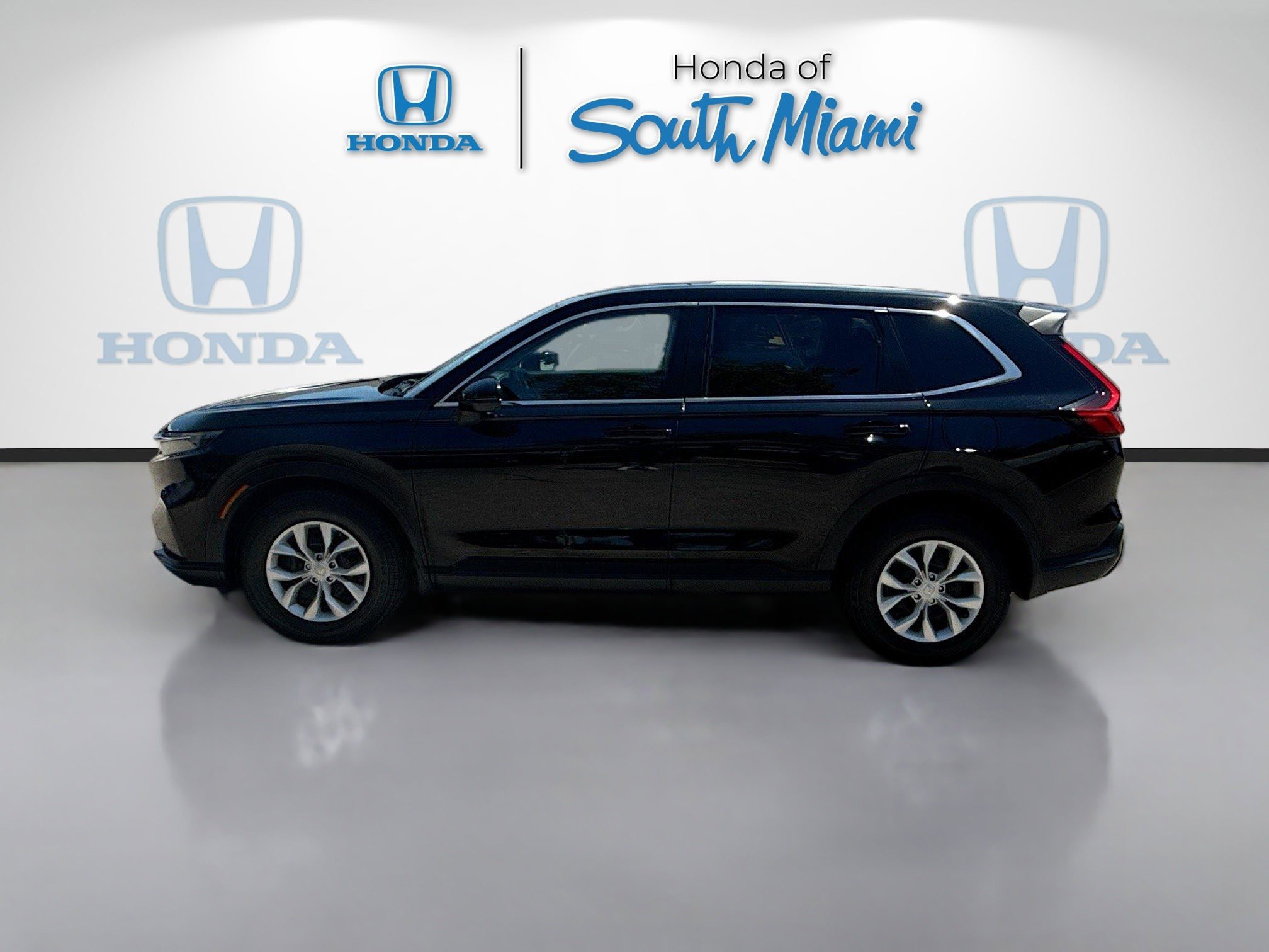 Used 2025 Honda CR-V LX image 4