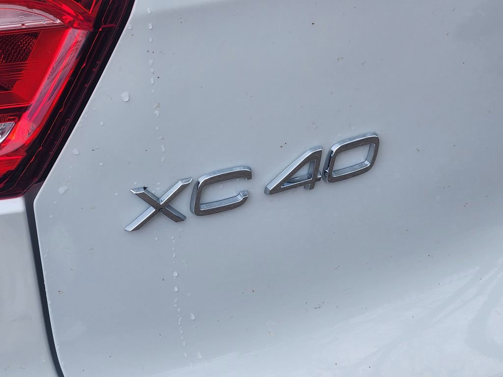 New 2026 Volvo XC40 B5 Core w/ Climate Package image 30