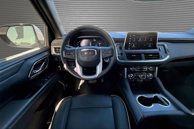 Used 2023 GMC Yukon XL SLT w/ SLT Premium Package AWD/4WD image 8