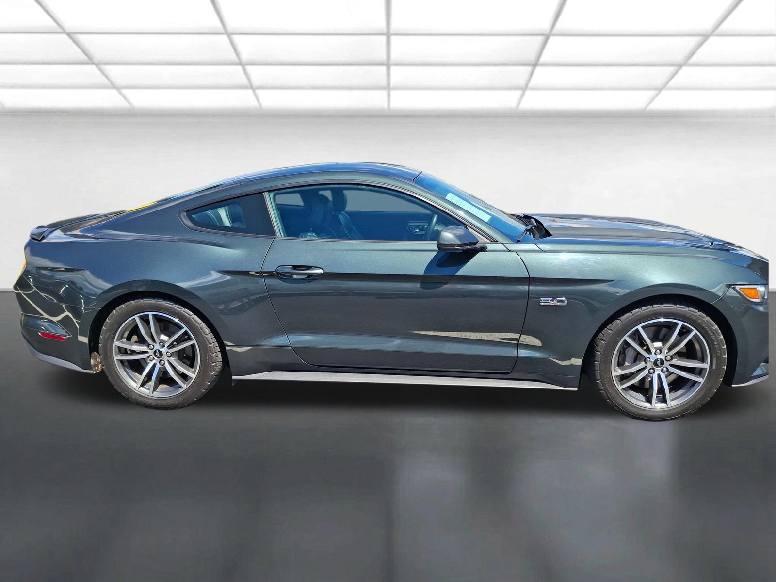 Used 2016 Ford Mustang GT Premium w/ Equipment Group 401A RWD image 2