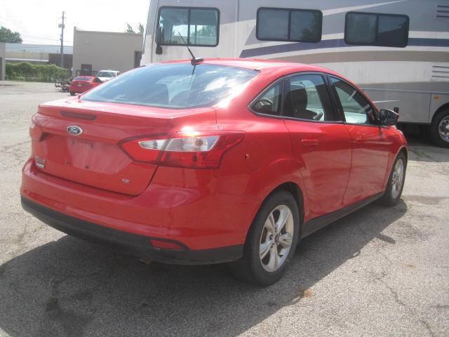 Used 2014 Ford Focus SE w/ SE Winter Package image 5