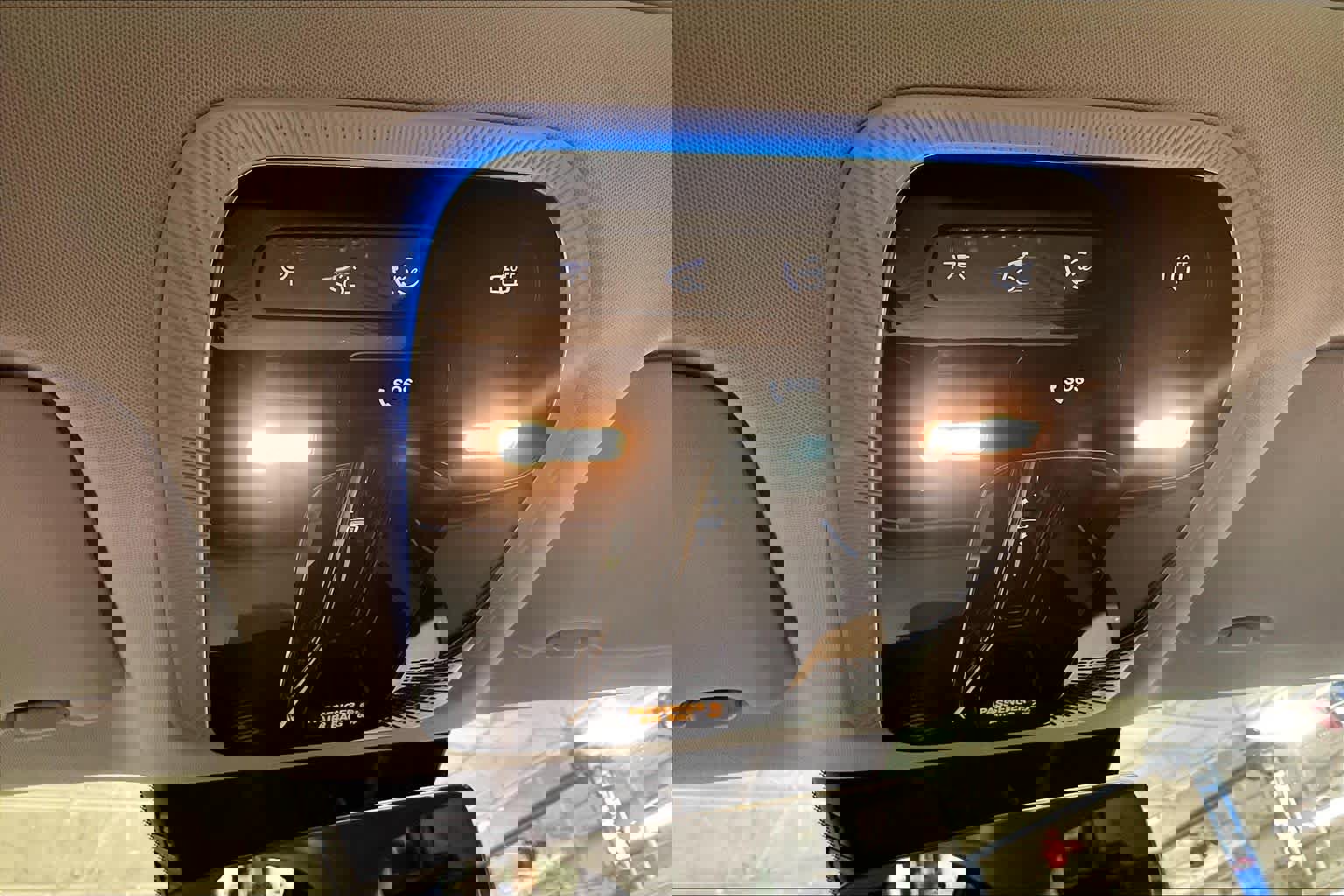 Used 2024 Mercedes-Benz E 350 4MATIC Sedan image 35