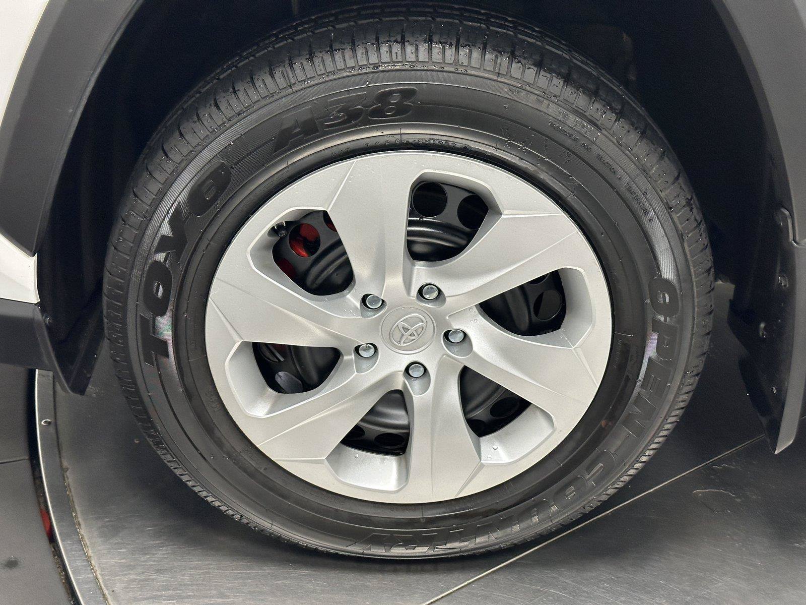 Used 2023 Toyota RAV4 LE AWD/4WD image 18