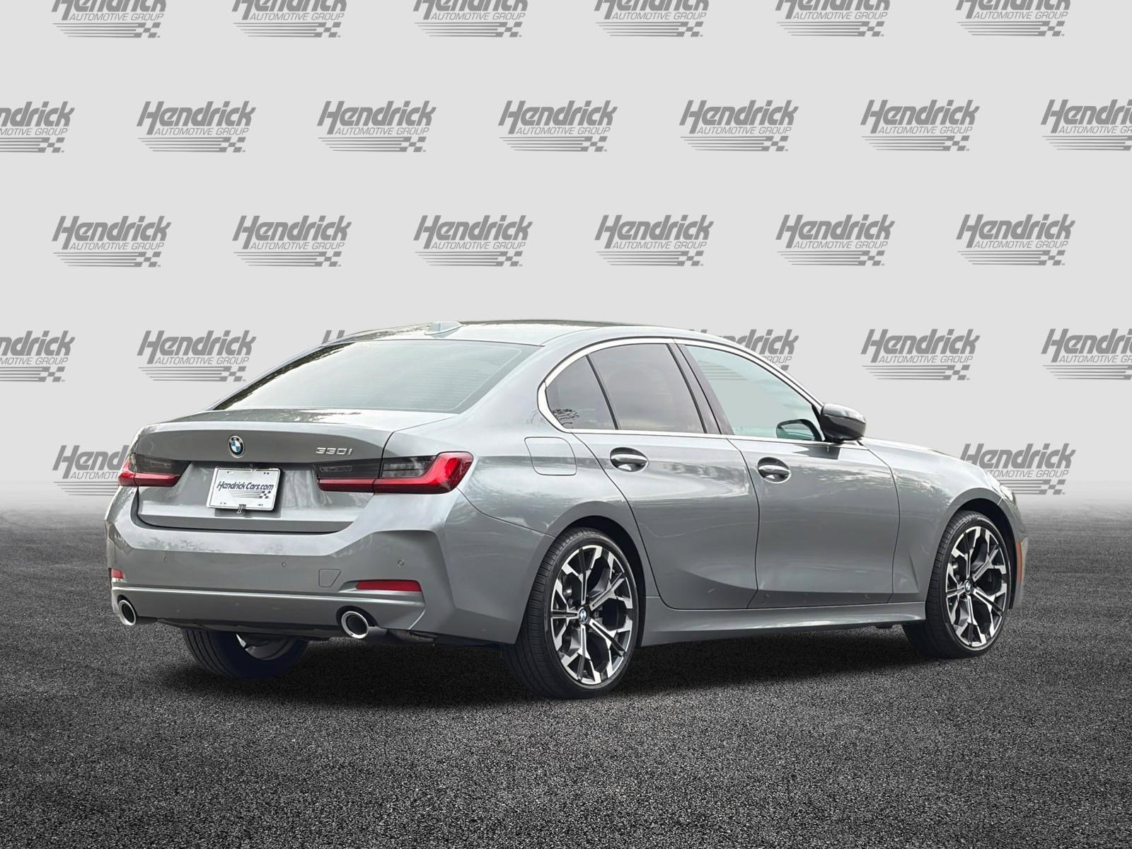 Used 2025 BMW 330i Sedan w/ Convenience Package image 5