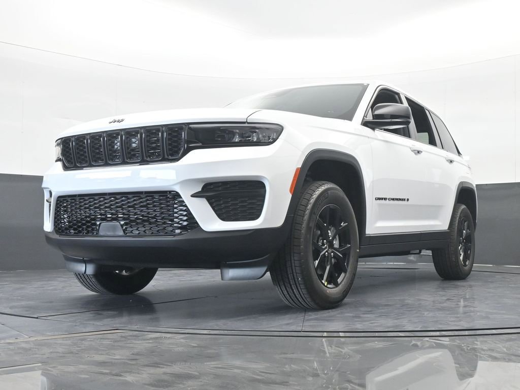 New 2025 Jeep Grand Cherokee Altitude image 50