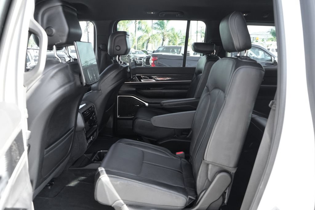 Used 2022 Jeep Wagoneer Series III w/ Rear Seat Video Group 1 AWD/4WD image 37