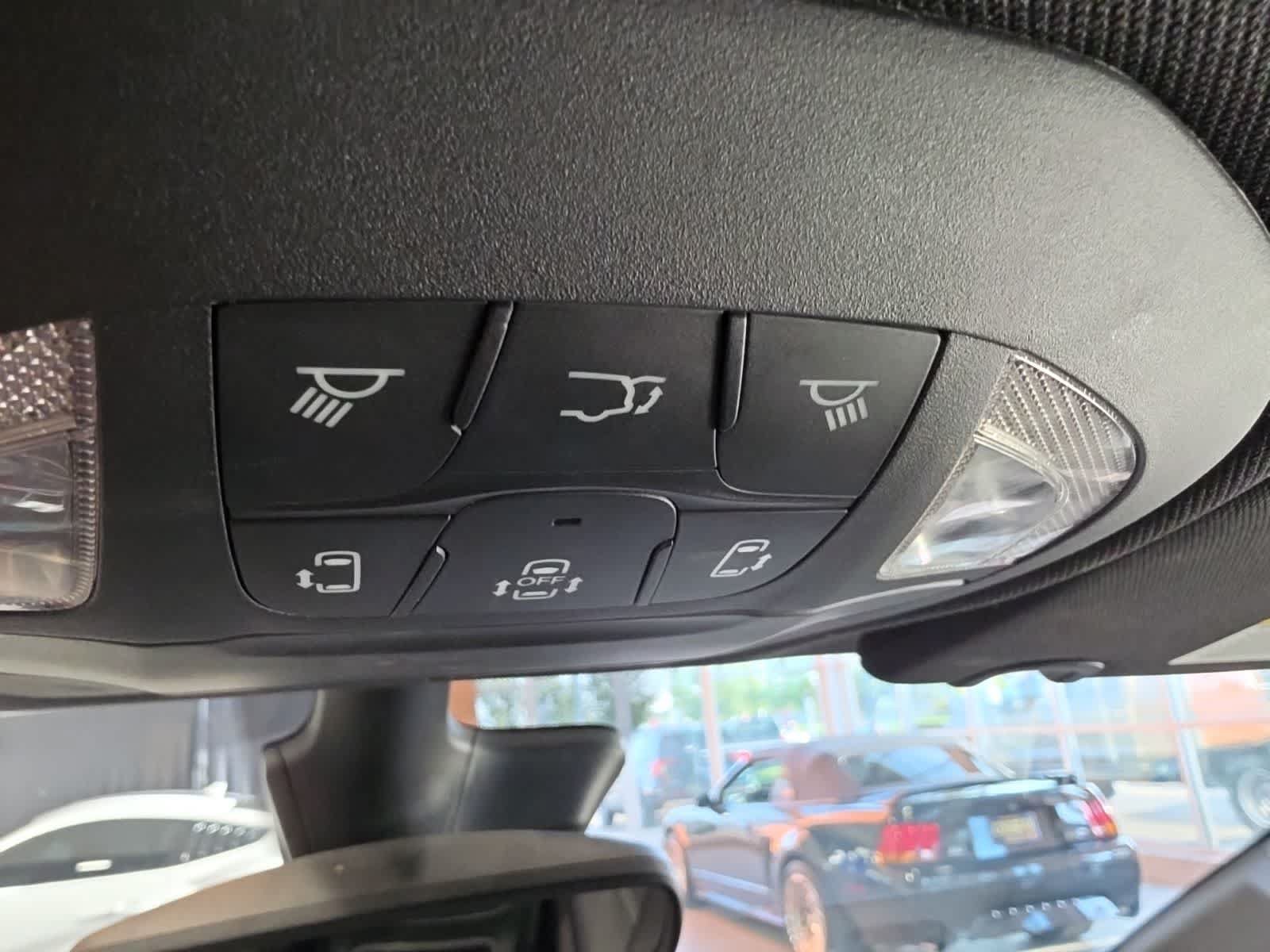 Used 2025 Chrysler Pacifica Select FWD image 21