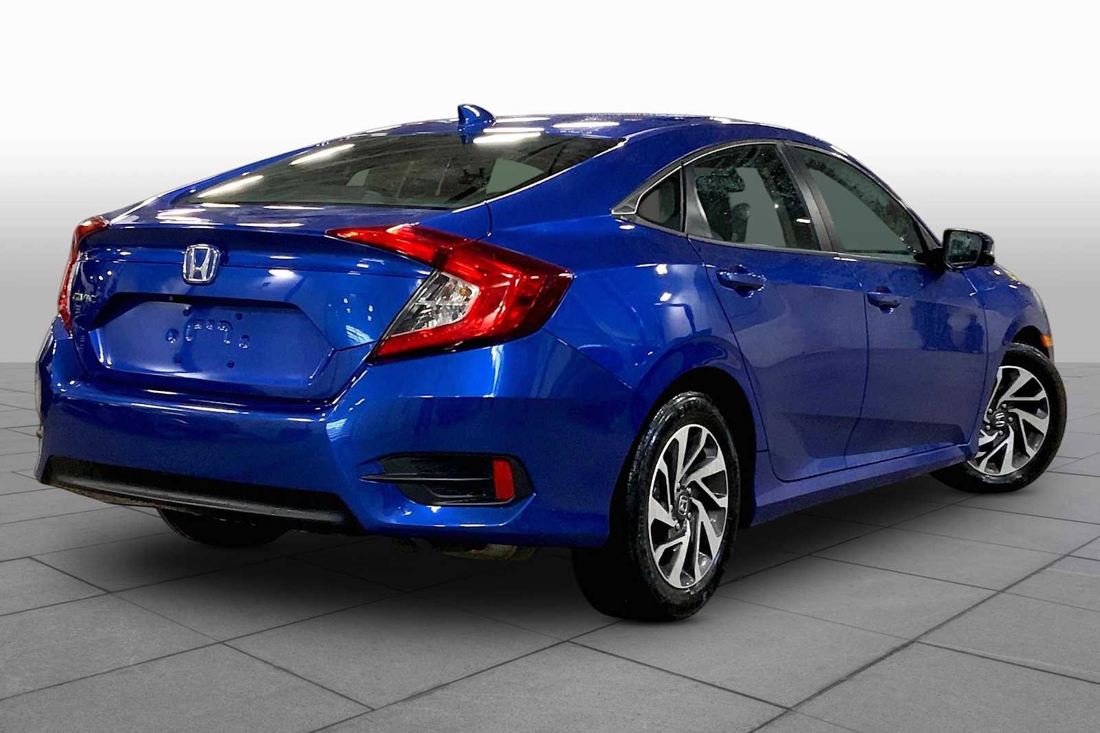 Used 2018 Honda Civic EX image 12