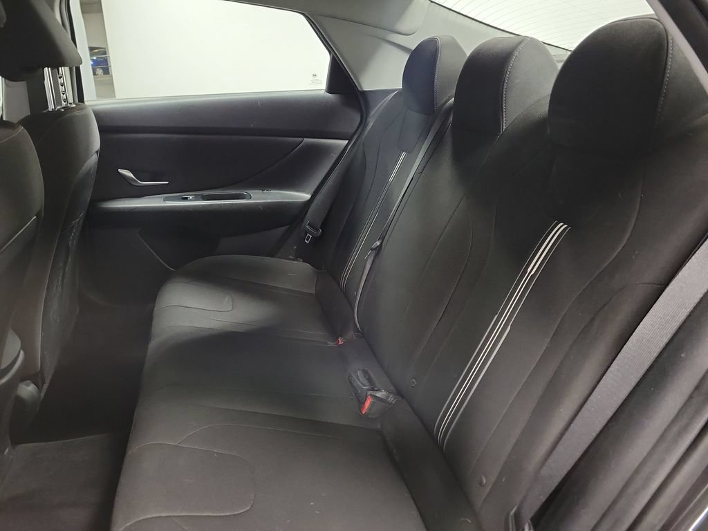 Used 2022 Hyundai Elantra SEL FWD image 25