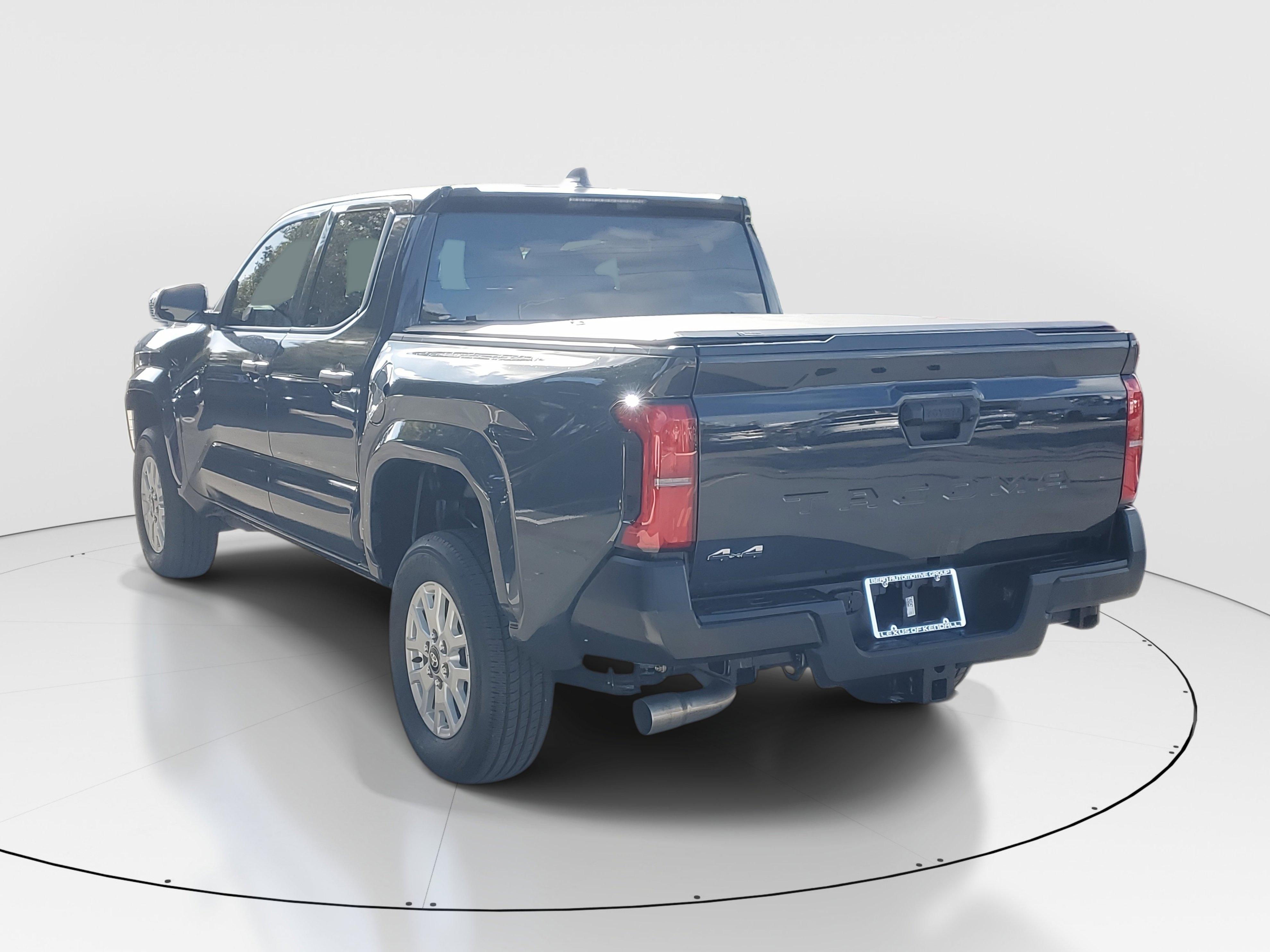 Used 2025 Toyota Tacoma SR image 5