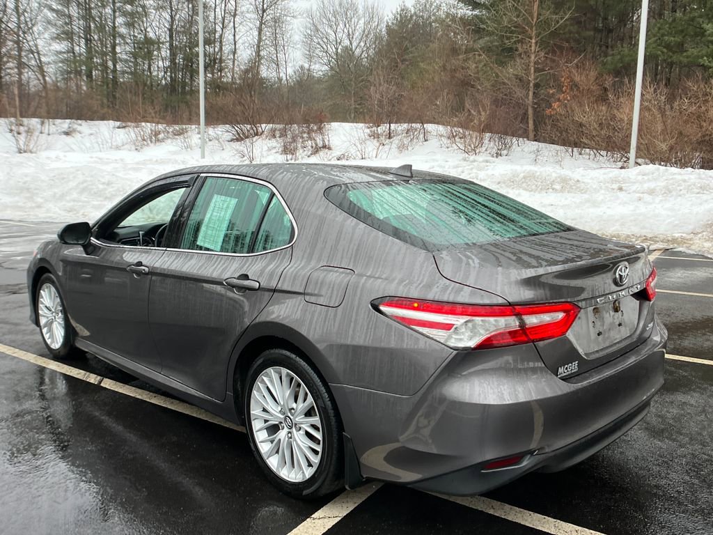Used 2020 Toyota Camry XLE image 3
