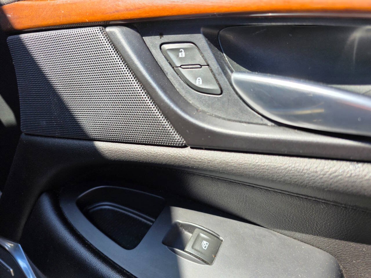 Used 2019 Cadillac Escalade ESV Luxury AWD/4WD image 43