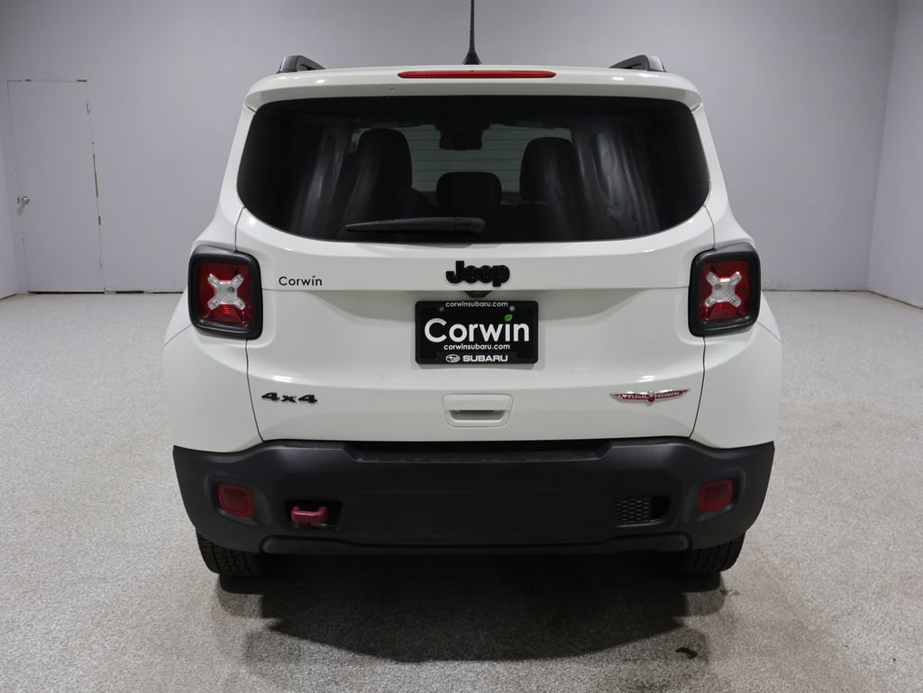 Used 2023 Jeep Renegade Trailhawk w/ Trailhawk Elite Group AWD/4WD image 3