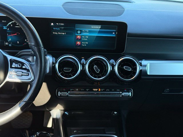 Used 2021 Mercedes-Benz GLB 250 4MATIC image 22