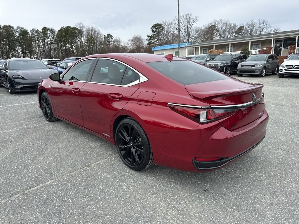 Used 2022 Lexus ES 300h F Sport image 3