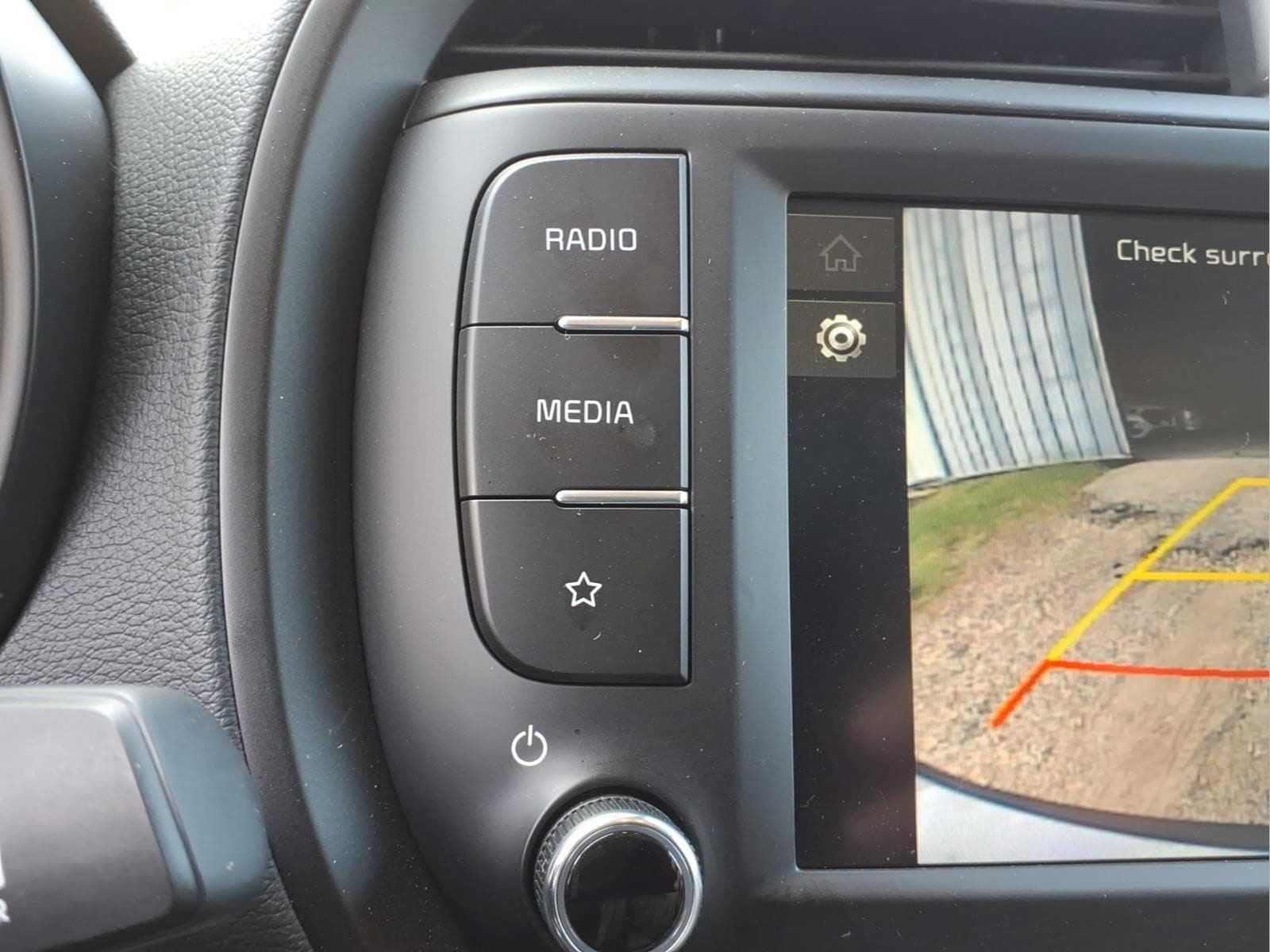 Used 2025 Kia Soul LX w/ LX Technology Package FWD image 11