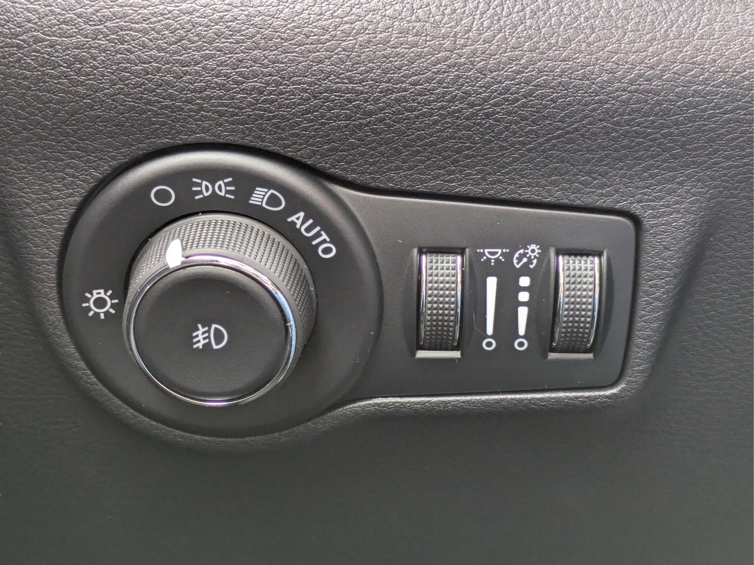 New 2026 Jeep Compass Latitude w/ Sun and Sound Group image 28