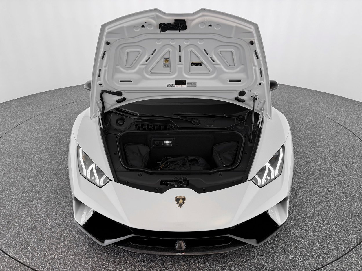 Used 2018 Lamborghini Huracan Performante image 34