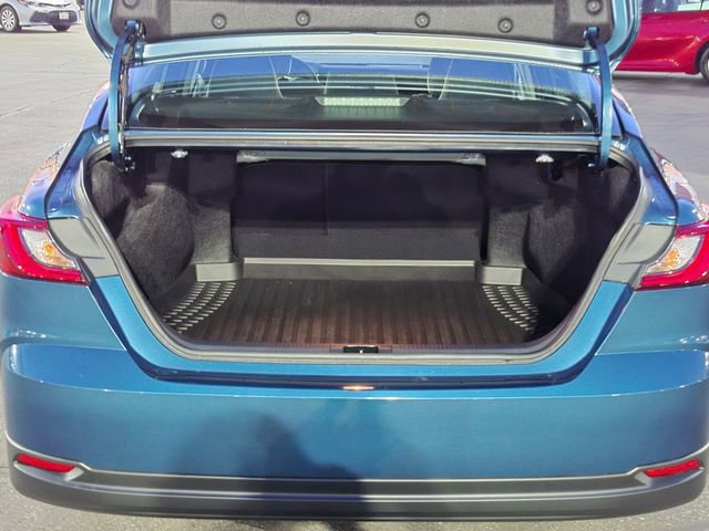 Used 2026 Toyota Camry LE image 6