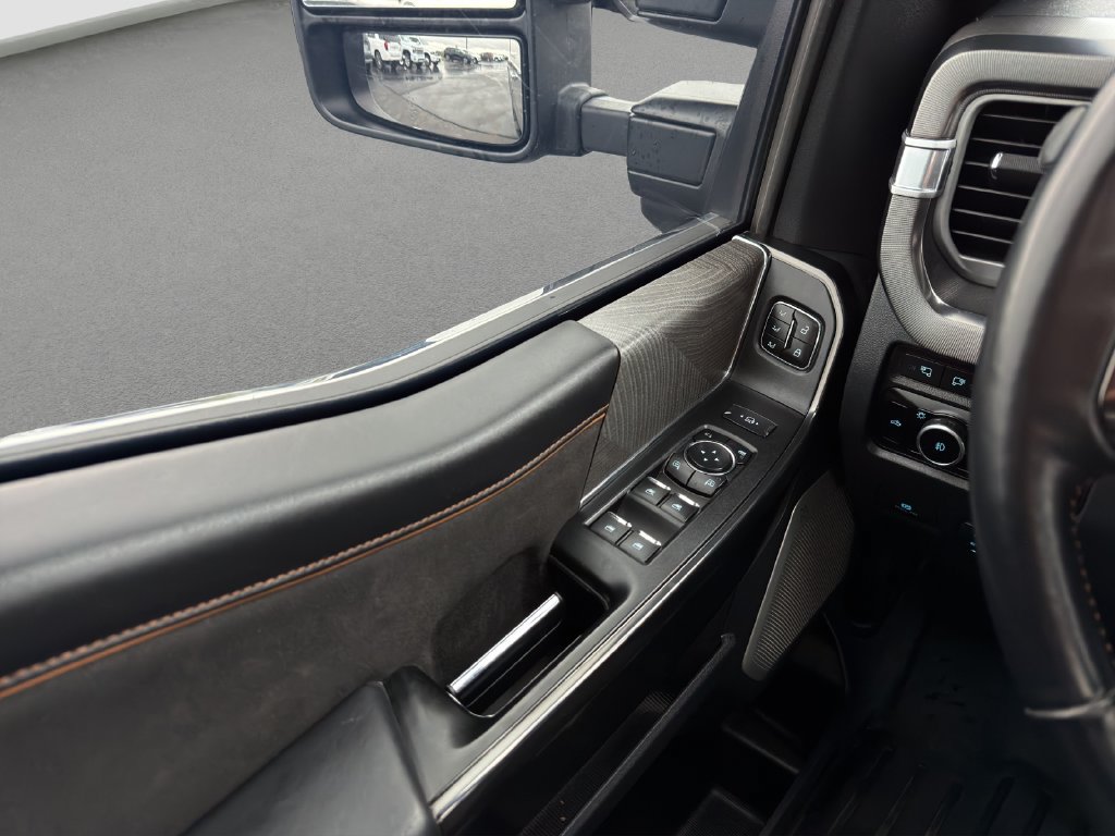 Used 2024 Ford F350 Platinum w/ FX4 Off-Road Package AWD/4WD image 12