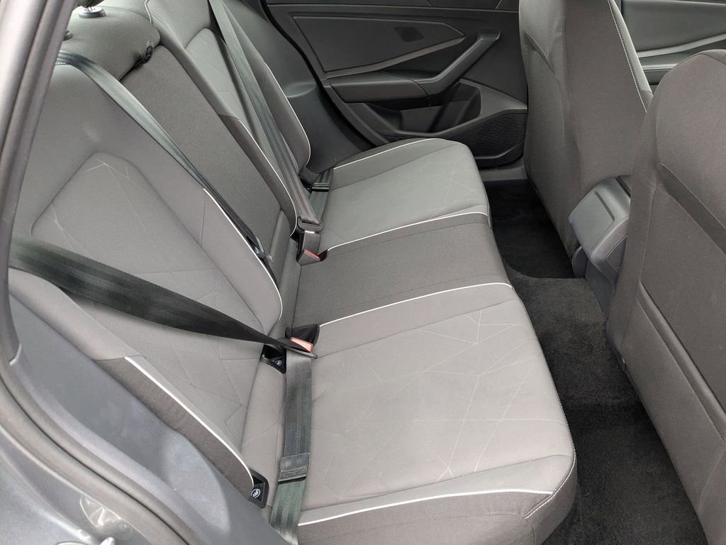 Used 2025 Volkswagen Jetta Sport image 32
