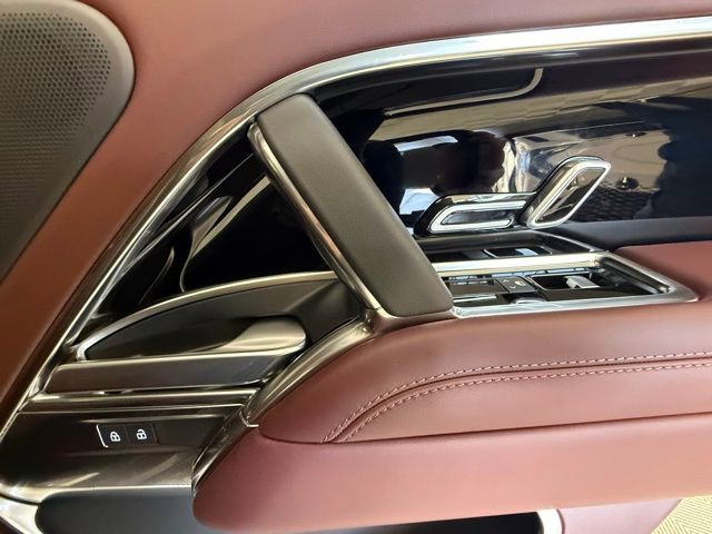 New 2025 Land Rover Range Rover SE image 29