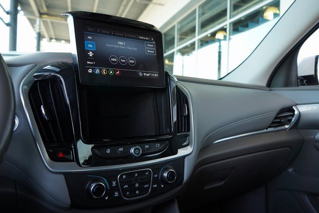 Used 2020 Chevrolet Traverse LT w/ LT Premium Package image 21