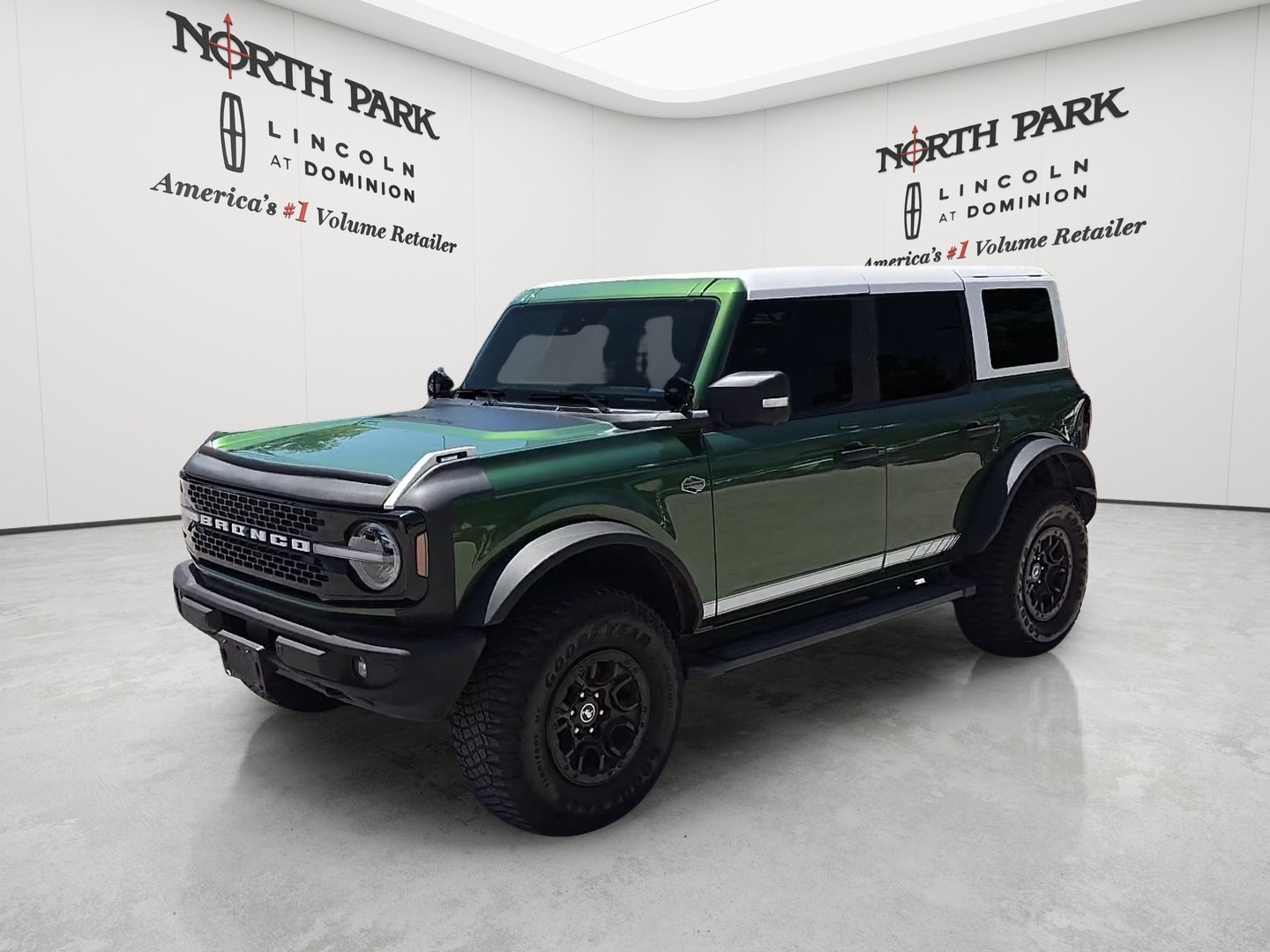 Used 2022 Ford Bronco Wildtrak AWD/4WD image 1