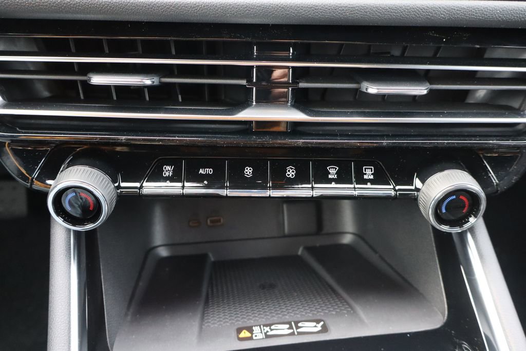 New 2026 Chevrolet Traverse LT w/ Midnight/Sport Edition image 12