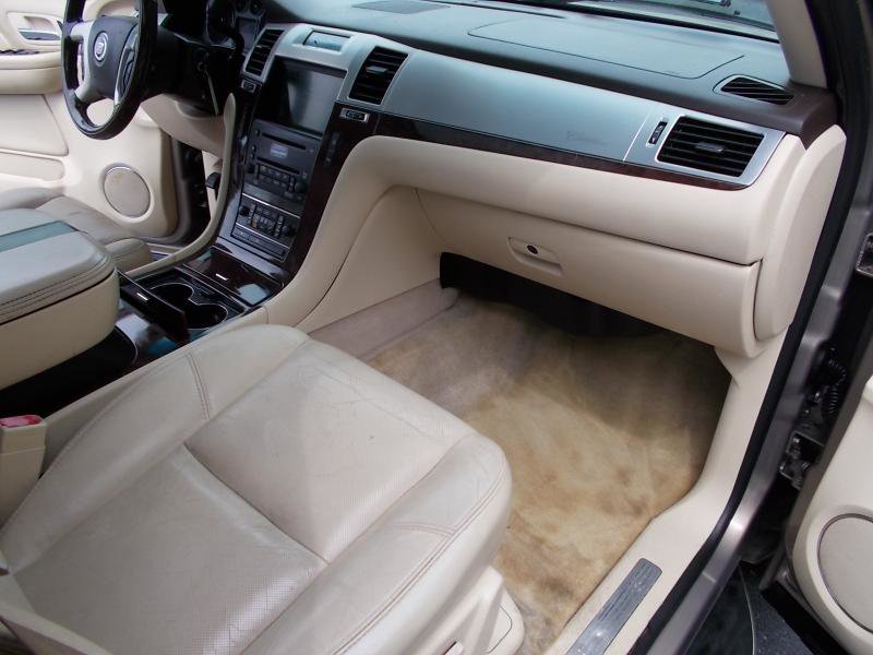 Used 2007 Cadillac Escalade AWD w/ Information Package image 22