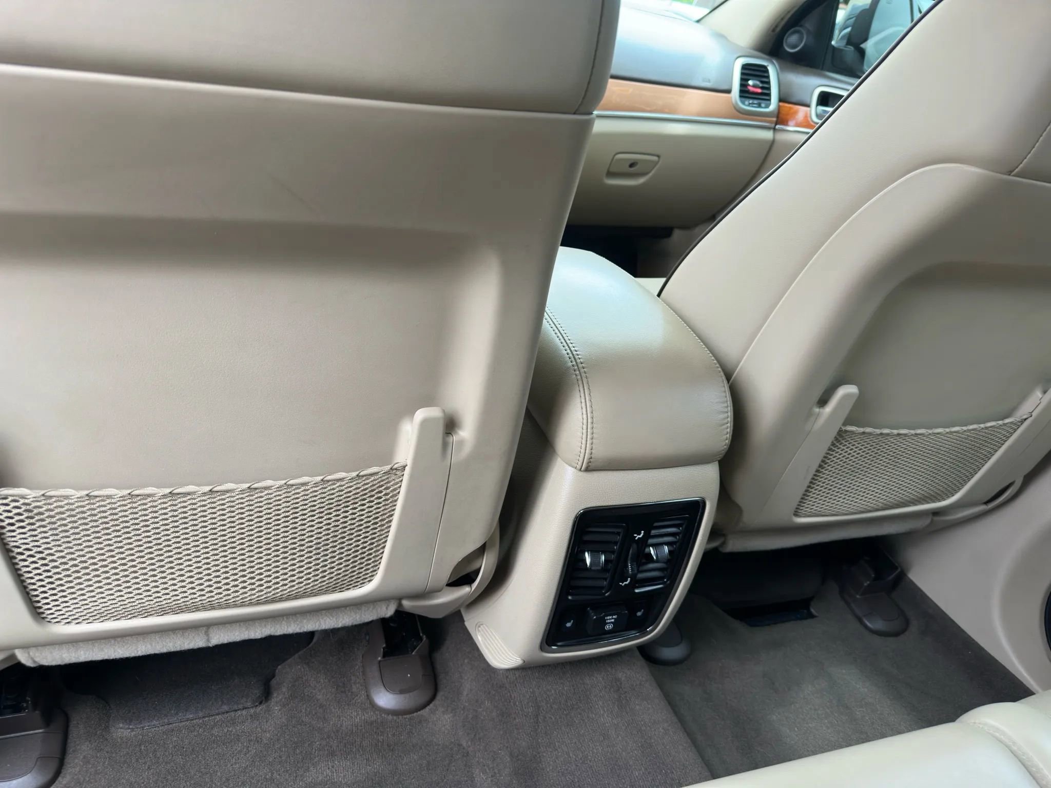 Used 2011 Jeep Grand Cherokee Overland w/ Trailer Tow Group IV image 20