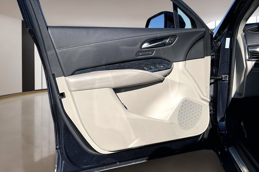 Used 2023 Cadillac XT4 Premium Luxury image 18