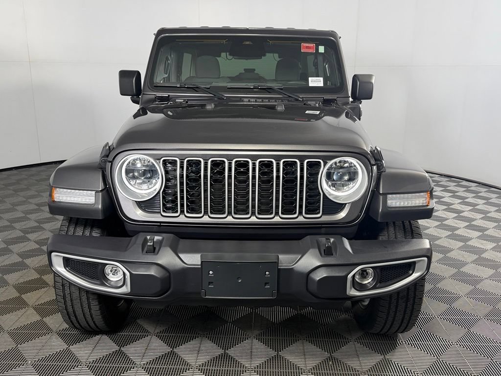 Certified 2025 Jeep Wrangler Unlimited Sahara w/ Safety Group AWD/4WD image 3