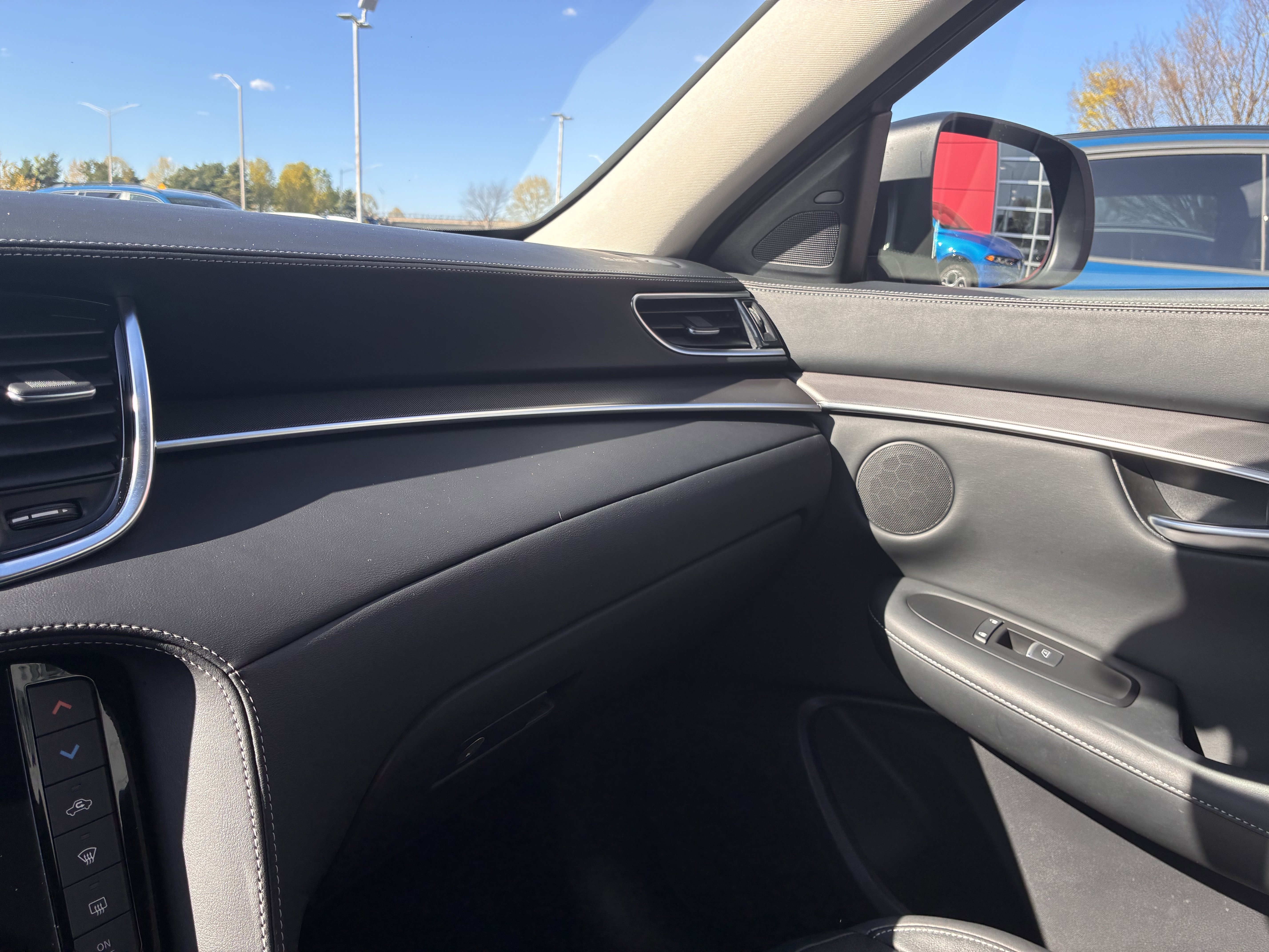 Used 2022 INFINITI QX50 Luxe AWD/4WD image 22