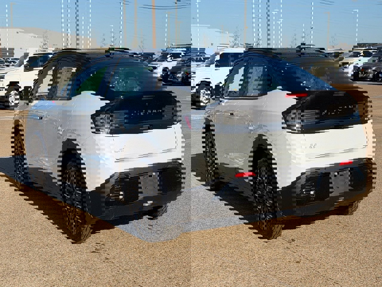 New 2026 Nissan Leaf Platinum+ w/ Cargo Package (Platinum+) image 5