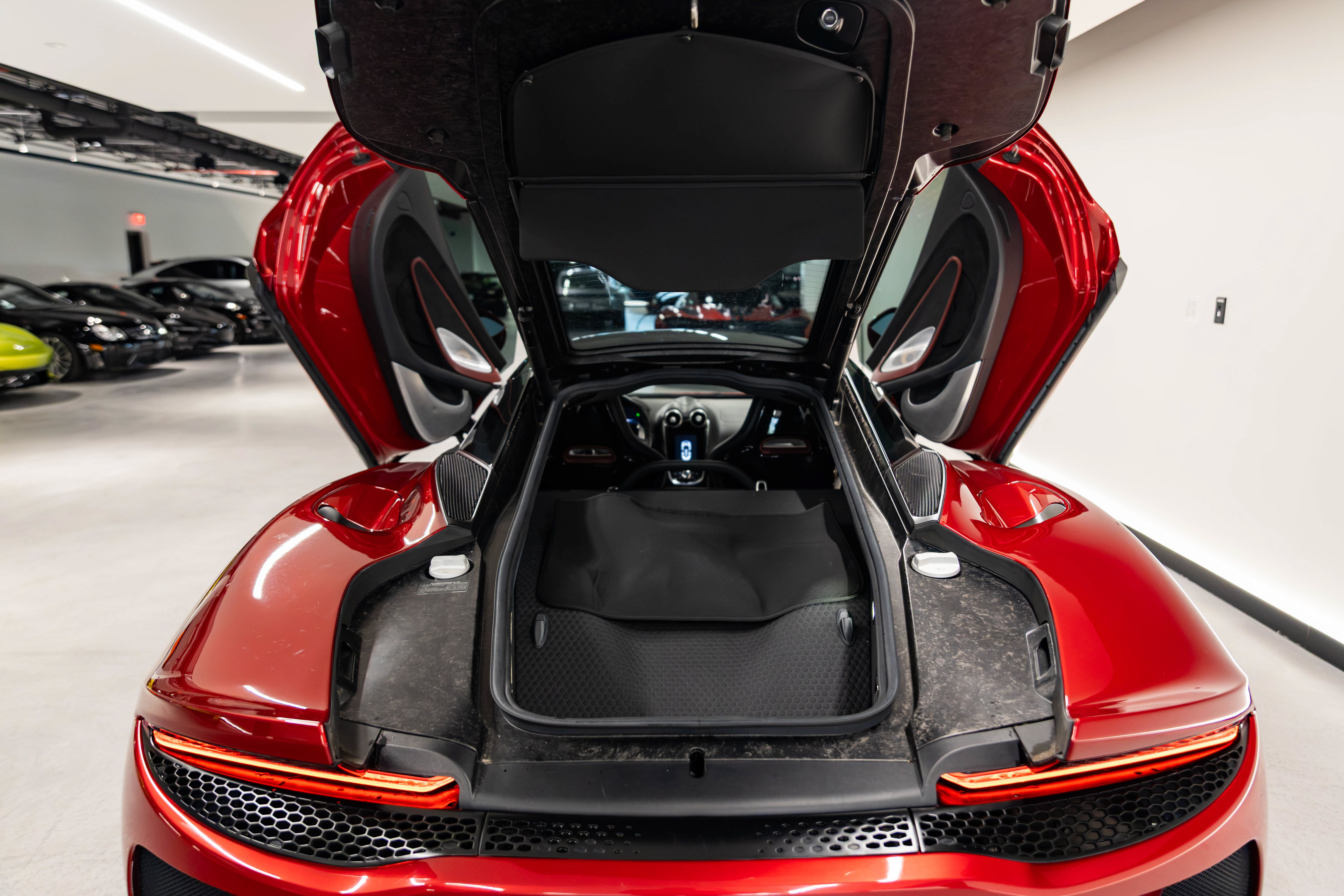 Used 2023 McLaren GT RWD image 20