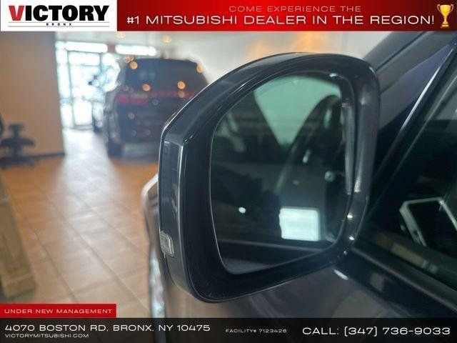 Used 2018 Land Rover Discovery HSE AWD/4WD image 32